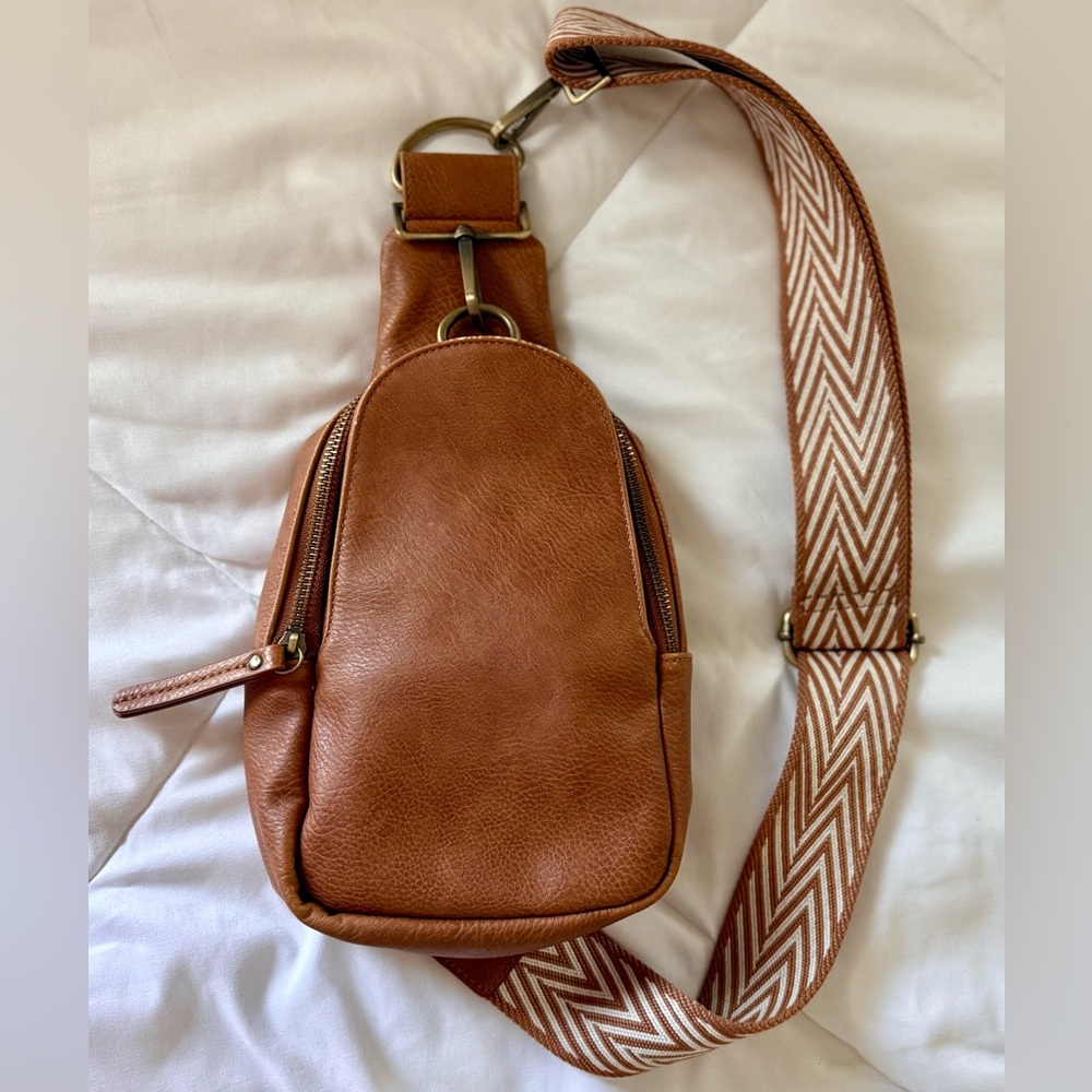 Urban Originals x Anthropologie Liberty Sling bag in Brown Motif